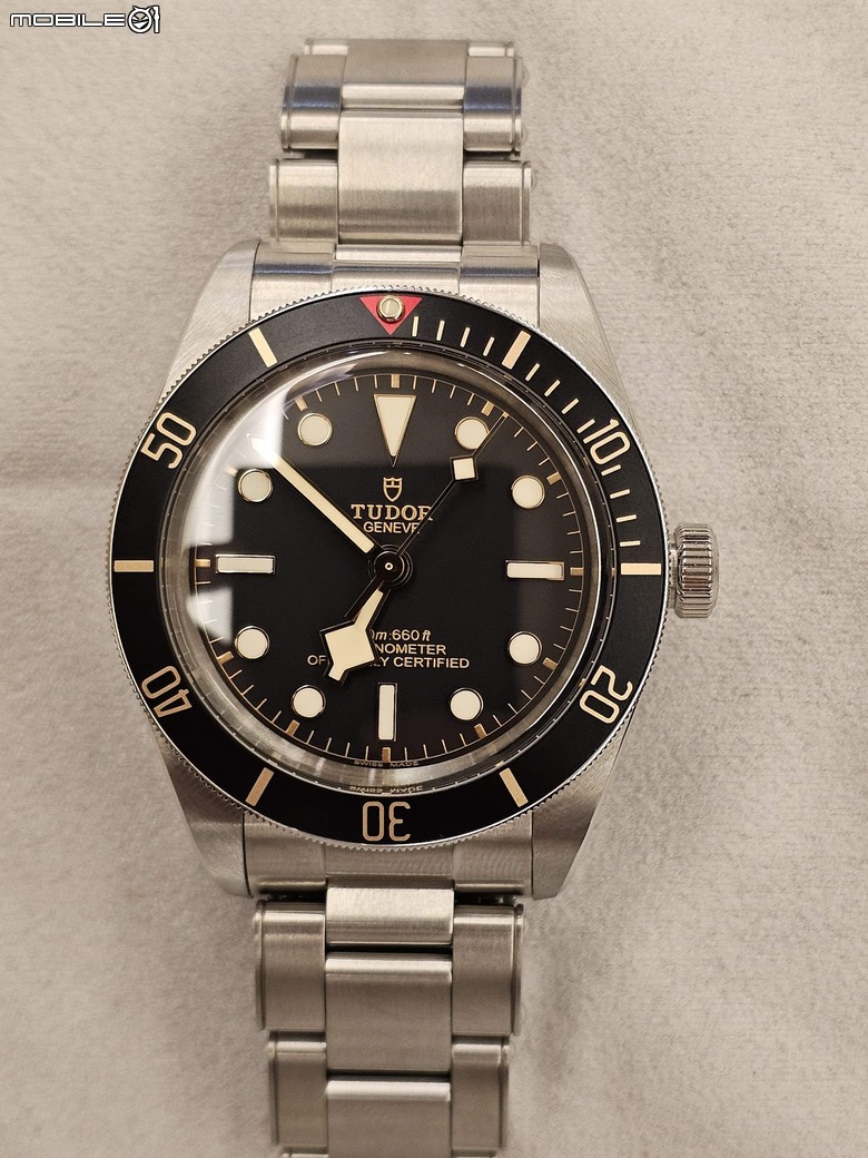 我的Tudor BB58計時外圈是不是歪了...