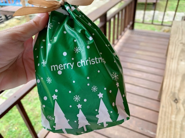 點我看大圖 獨棟主題式溜滑梯小木屋,房間裡面有滑梯還有很多玩具、玩偶,小朋友玩得超開心!