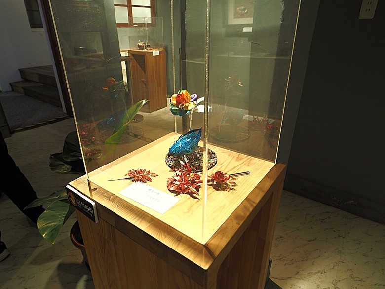 北港文化中心、北港登記所｜遊客中心、北港朝天宮、水道頭文化園區、甕牆、集雅軒、義民廟，還有鴨ㄚ小麵店之神級滷肉飯與日發製飴店之北港飴 — 2025年農曆年前返鄉順路之 北港半日小旅行 —【小惡魔畫蛇添福】補篇(5)