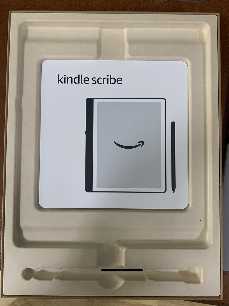 這是最大的Kindle喔～2024 最新款Kindle Scribe2 vs Paperwhite 6
