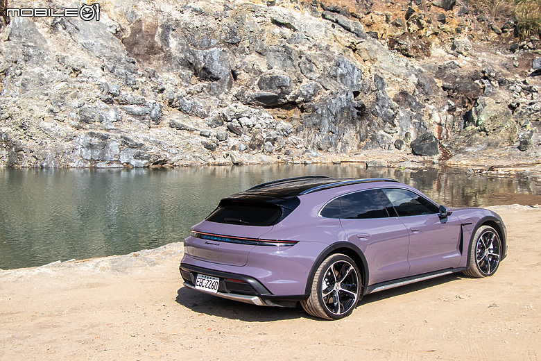 Porsche Taycan 4S Cross Turismo 小改款試駕|性能、續航大提升,還有難以取代的獨特性!