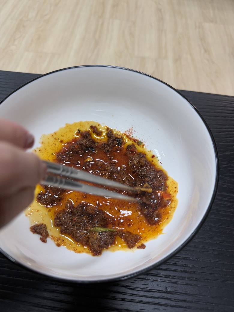 嘗試一下很紅的油潑辛拉麵