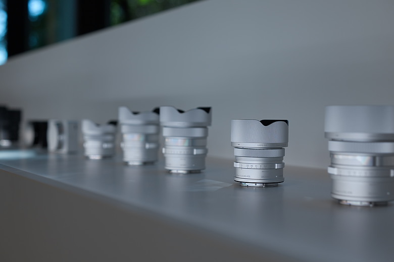 點我看大圖 Sigma 新一代全幅無反「BF」登場,同場加映 16-300mm f/3.5-6.7 旅遊神鏡及 300-600mm f/4 全幅巨砲!