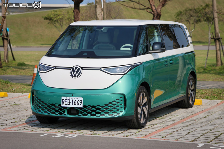 福斯商旅 Volkswagen ID.Buzz Pro S 試駕|承先啟後的經典味、豐富且出色的空間機能!