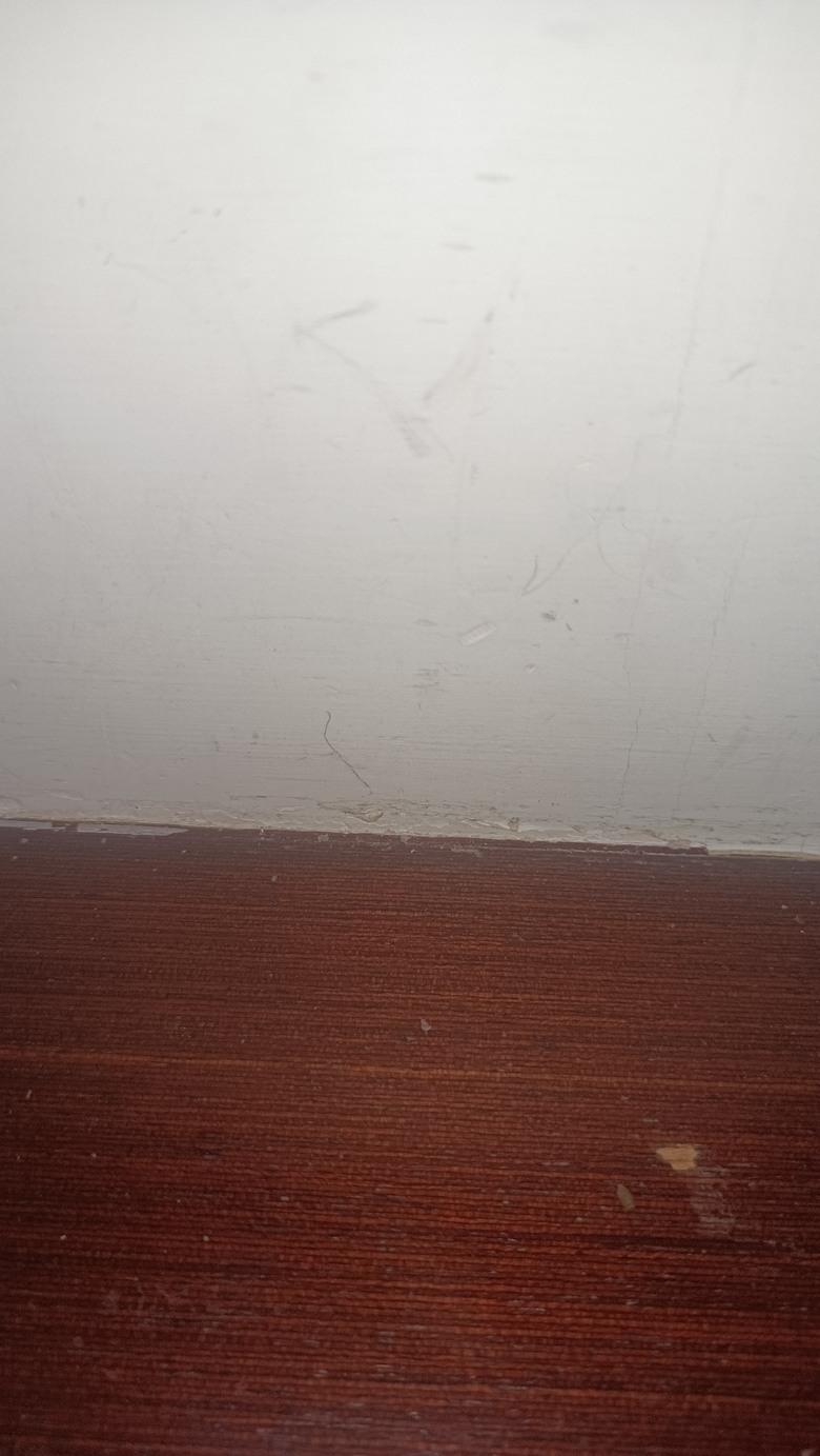 牆壁裂痕應該怎麼修復的