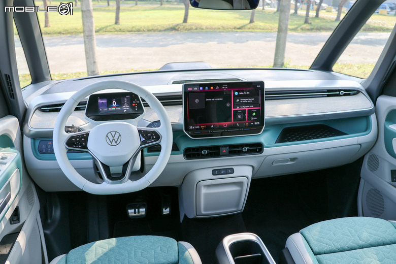 福斯商旅 Volkswagen ID.Buzz Pro S 試駕|承先啟後的經典味、豐富且出色的空間機能!