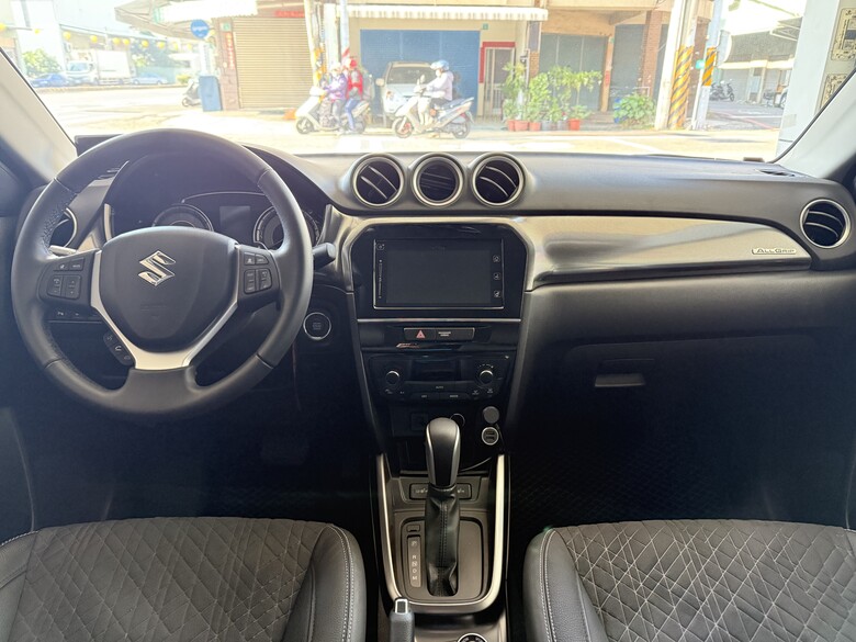 Suzuki Vitara Hybrid AllGrip 開箱文兼使用一年後心得