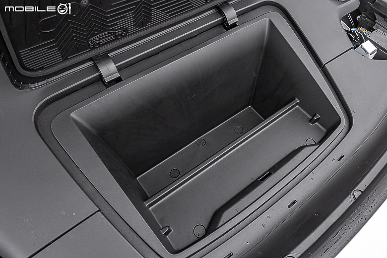 Volvo EX30 Twin Motor Performance 試駕｜ 有型、有趣但不容小覷的純電小休旅！