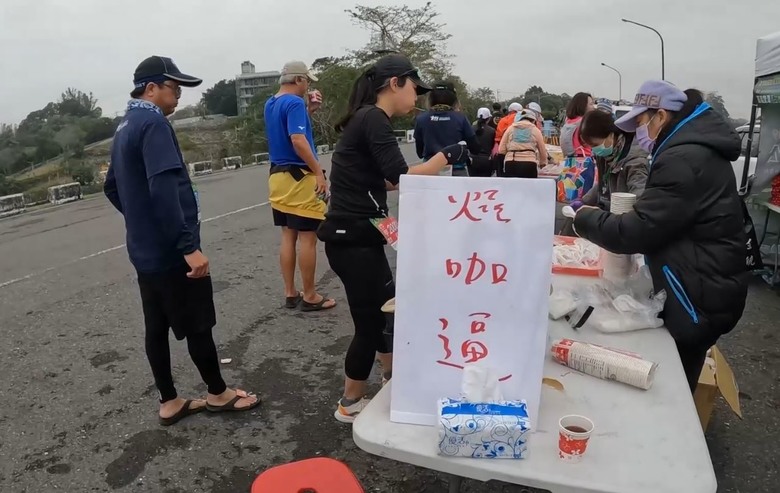 嘉義雙潭馬拉松，現煮思慕魚湯暖心暖胃