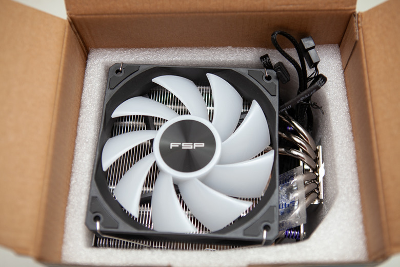 「不只降溫,還帥炸!」全漢FSP MP7 ARGB 散熱器讓你的主機發光!