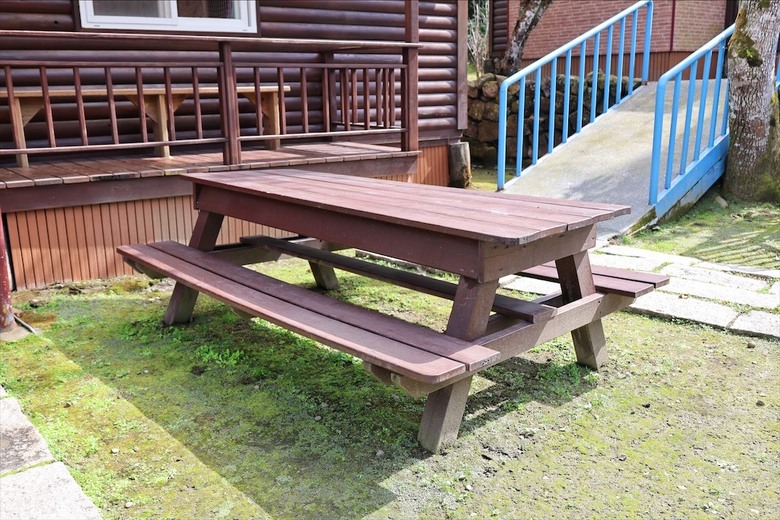 點我看大圖 獨棟主題式溜滑梯小木屋,房間裡面有滑梯還有很多玩具、玩偶,小朋友玩得超開心!