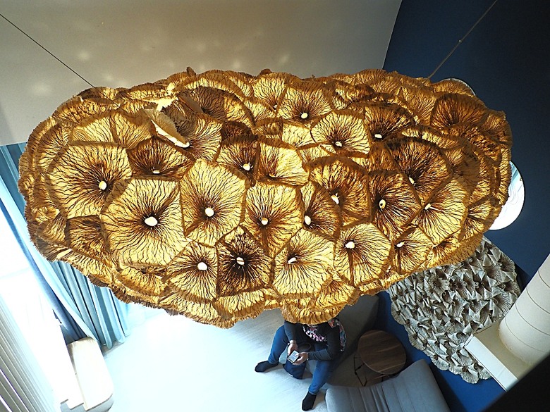車城 落山風藝術季 【看海美術館展區、海口村街道及村落展區、墾丁長灘休閒飯店、紅柴。居 山海之隅】,順遊恆春縣城東門及北門、恆春文化中心民謠館,品嚐半島特色美食 — 香酥鴨、綠豆蒜 — 2025年初 國境之南看海賞藝小旅行 【小惡魔畫蛇添福】補篇(2)