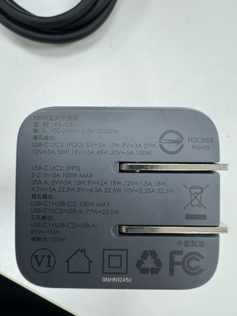 AUKEY Comet Mix 3 100W (PA-C5) Type-C 氮化鎵三孔 PD 快充充電器 開箱 | 全市場最小的 100W 充電器，還有雙 USB-C + USB-A！
