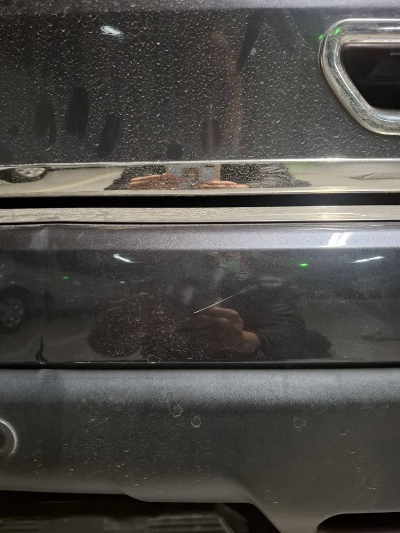 單車撞上了汽車後車廂，想知道大概要賠償多少