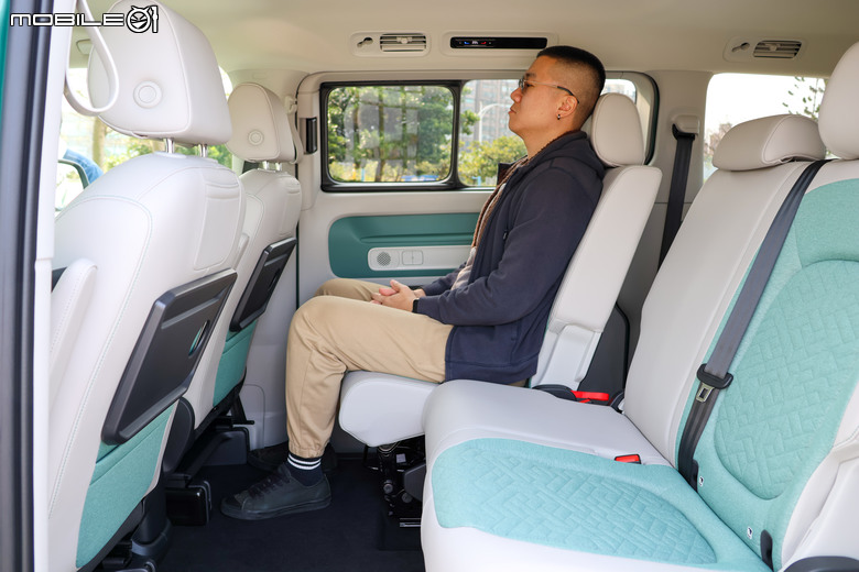福斯商旅 Volkswagen ID.Buzz Pro S 試駕|承先啟後的經典味、豐富且出色的空間機能!
