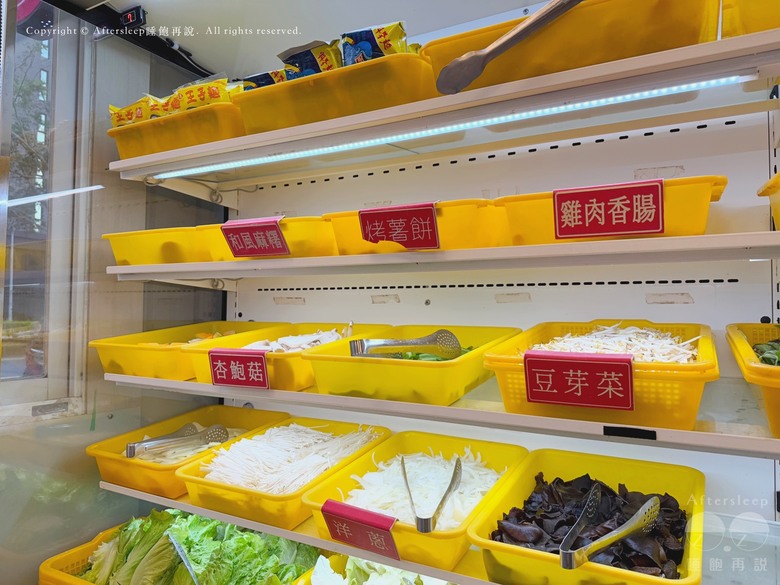 高雄鼓山｜中將燒肉屋＿在地老店燒肉吃到飽／無油煙的磁盤烤肉／CP值超高的火烤兩吃