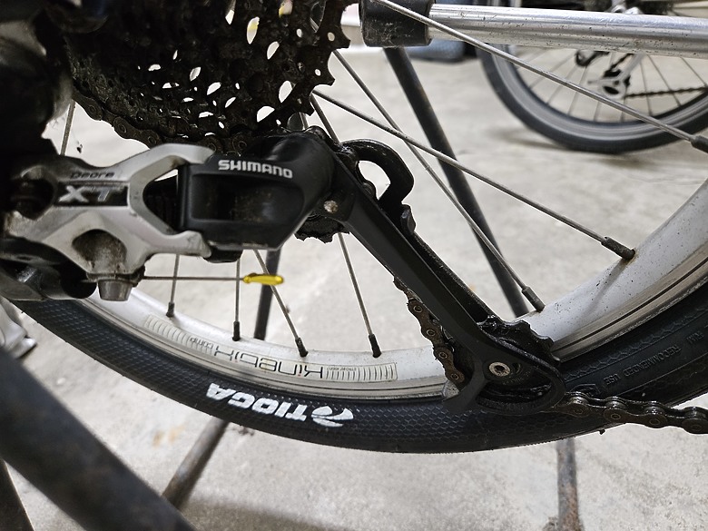 XT9速右變把跟9速sora後變相容嗎？