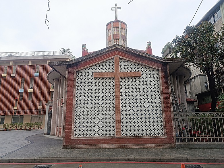 湯圍溝溫泉公園、麒麟酒店、成功國小舊禮堂與校長宿舍(moku旅人書店)、聖母醫院耶穌聖心堂、勉民堂、羅東中山公園、中興文化創意園區 — 礁溪溫泉旅館與羅東一日遊