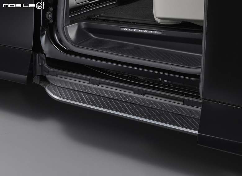 Toyota Alphard PHEV 正式上市|採用六人座布局、綜效動力306匹,售價330萬元!