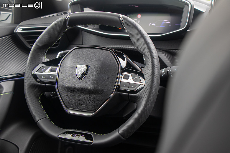 Peugeot 2008 Hybrid、408 Hybrid 新年式試駕｜定價下殺顯誠意，駕馭體驗再升級！
