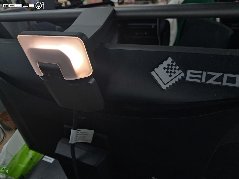 BenQ ScreenBar Halo 2 開箱與心得分享
