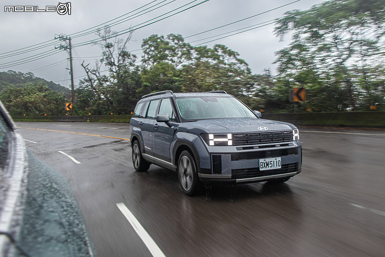 今晚,我想來點韓風休旅全家餐!Hyundai Santa Fe vs. Kia Sorento
