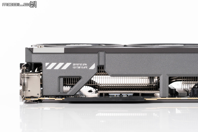ASUS TUF GeForce RTX 5070 Ti O16G GAMING 顯示卡開箱實測 以優異散熱性能帶來效能加值的超頻卡選擇