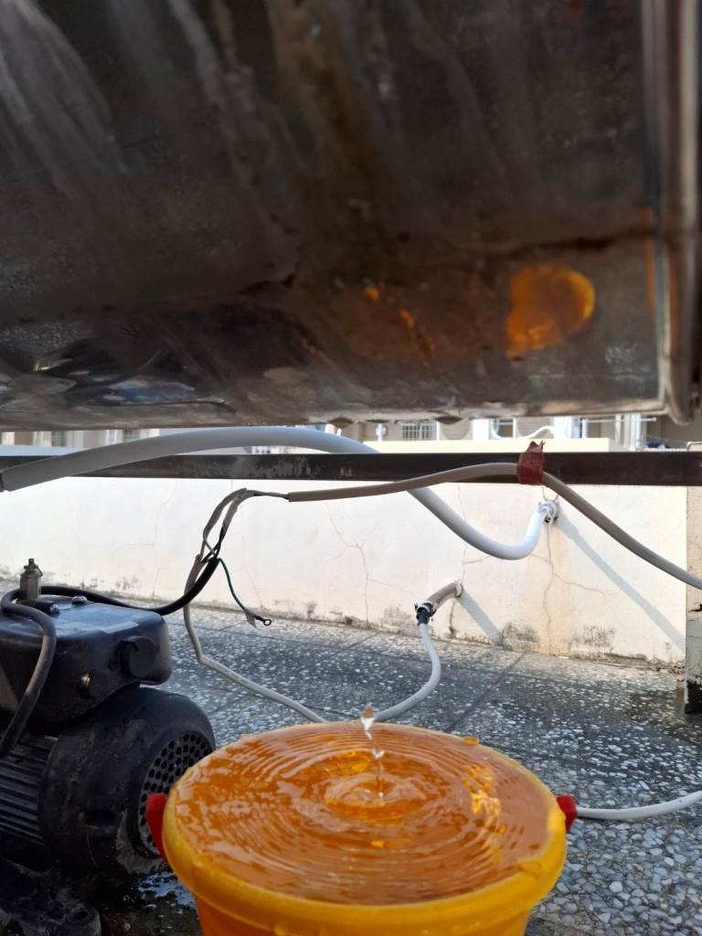 玻璃管漏水 (太陽能熱水器)