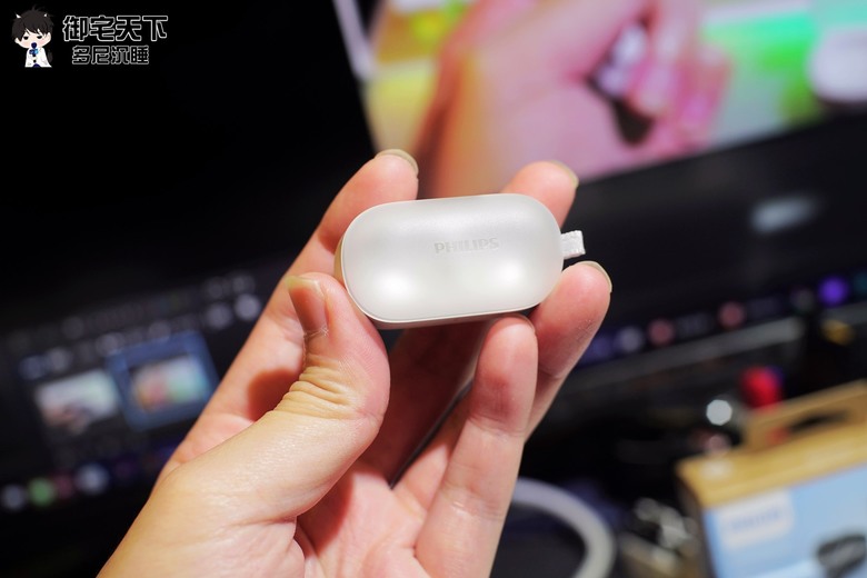 點我看大圖 開箱|Philips City系列 TAT2149 睡眠舒適型AI通話降噪藍牙耳機 - 小尺寸可當鑰匙圈,豆豆款半入耳式之作!