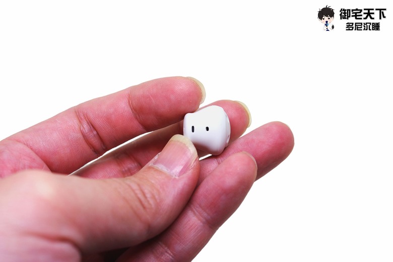 點我看大圖 開箱|Philips City系列 TAT2149 睡眠舒適型AI通話降噪藍牙耳機 - 小尺寸可當鑰匙圈,豆豆款半入耳式之作!