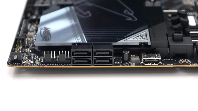 加入 Thunderbolt 了！GIGABYTE Z890 AORUS Master 補上 I/O 最後一塊拼圖