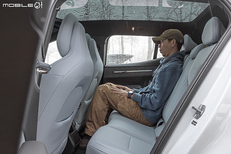 Volvo EX30 Twin Motor Performance 試駕｜ 有型、有趣但不容小覷的純電小休旅！