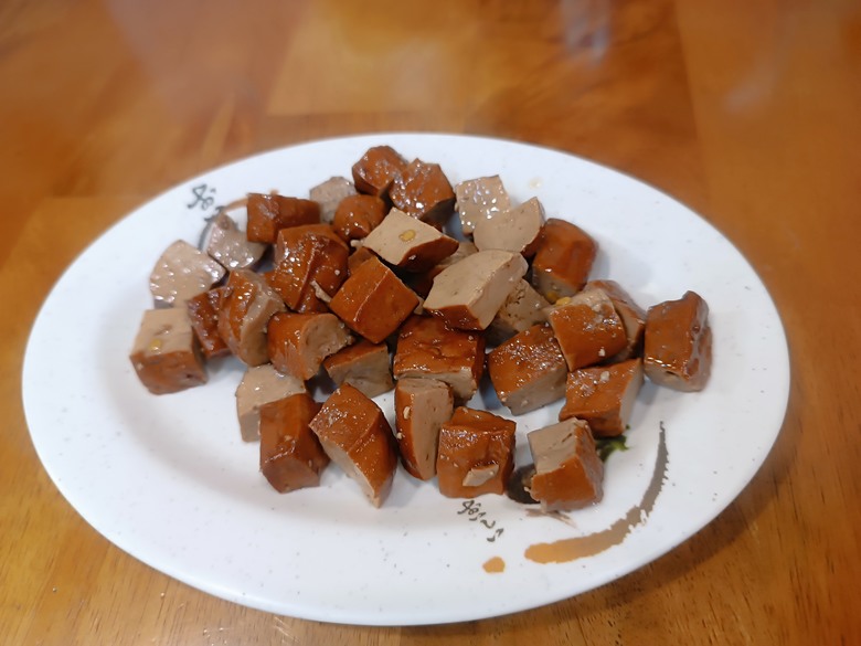 北港文化中心、北港登記所｜遊客中心、北港朝天宮、水道頭文化園區、甕牆、集雅軒、義民廟，還有鴨ㄚ小麵店之神級滷肉飯與日發製飴店之北港飴 — 2025年農曆年前返鄉順路之 北港半日小旅行 —【小惡魔畫蛇添福】補篇(5)