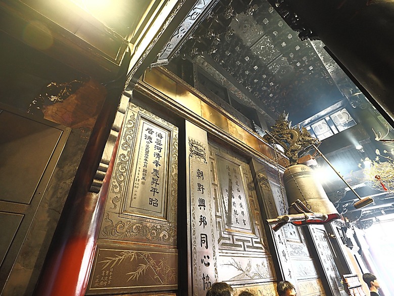 北港文化中心、北港登記所｜遊客中心、北港朝天宮、水道頭文化園區、甕牆、集雅軒、義民廟，還有鴨ㄚ小麵店之神級滷肉飯與日發製飴店之北港飴 — 2025年農曆年前返鄉順路之 北港半日小旅行 —【小惡魔畫蛇添福】補篇(5)