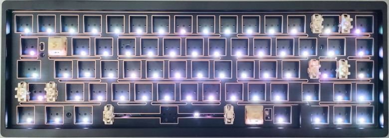 【鍵盤開箱】維咖 Lucky65v2 65% 客製化鍵盤-電路板主題