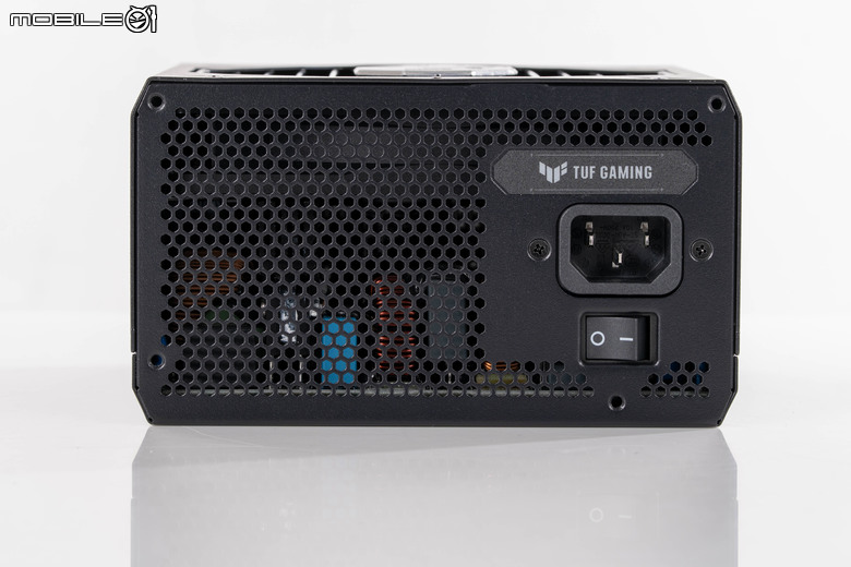 ASUS TUF GeForce RTX 5070 Ti O16G GAMING 顯示卡開箱實測 以優異散熱性能帶來效能加值的超頻卡選擇