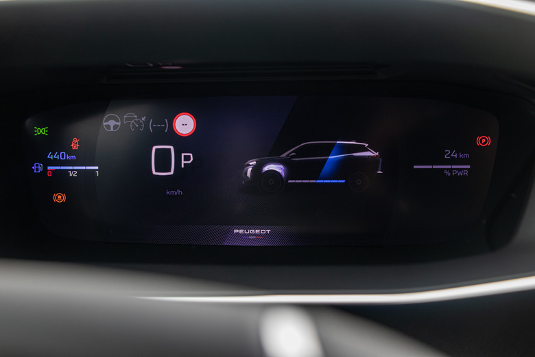 Peugeot 2008 Hybrid、408 Hybrid 新年式試駕｜定價下殺顯誠意，駕馭體驗再升級！