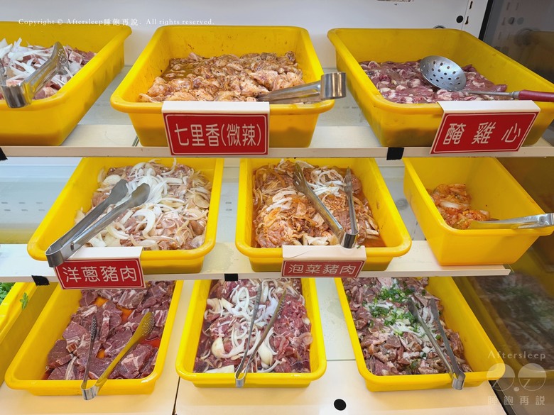 高雄鼓山｜中將燒肉屋＿在地老店燒肉吃到飽／無油煙的磁盤烤肉／CP值超高的火烤兩吃