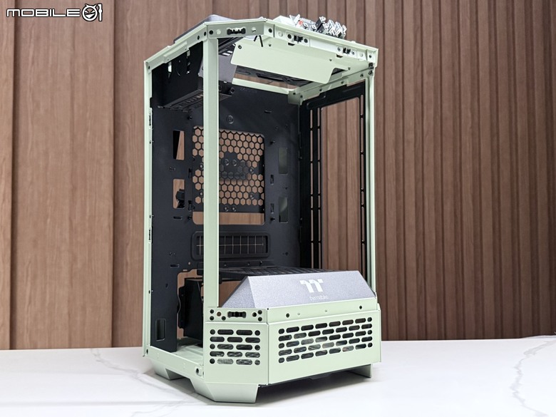 透視 The Tower 家族新成員! Tower 250 ITX機殼