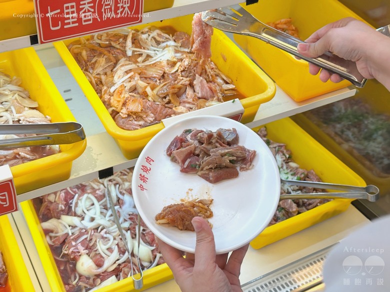 高雄鼓山｜中將燒肉屋＿在地老店燒肉吃到飽／無油煙的磁盤烤肉／CP值超高的火烤兩吃