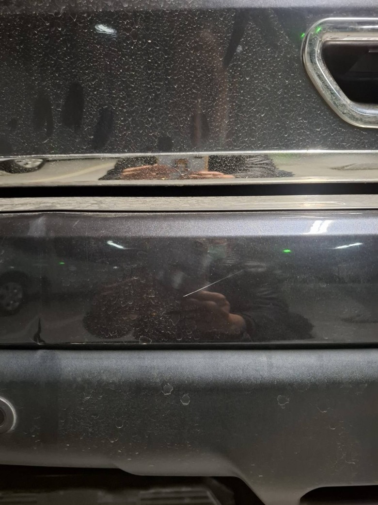 單車撞上了汽車後車廂，想知道大概要賠償多少