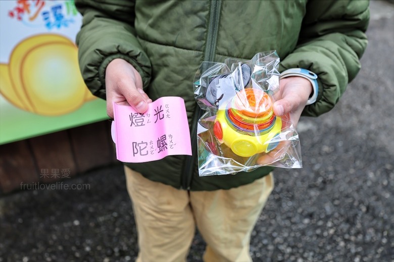 點我看大圖 獨棟主題式溜滑梯小木屋,房間裡面有滑梯還有很多玩具、玩偶,小朋友玩得超開心!