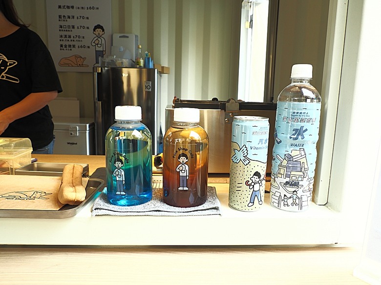 車城 落山風藝術季 【看海美術館展區、海口村街道及村落展區、墾丁長灘休閒飯店、紅柴。居 山海之隅】,順遊恆春縣城東門及北門、恆春文化中心民謠館,品嚐半島特色美食 — 香酥鴨、綠豆蒜 — 2025年初 國境之南看海賞藝小旅行 【小惡魔畫蛇添福】補篇(2)