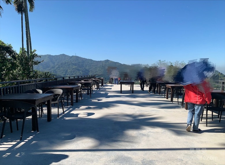 山巒景色讓人感到美不勝收，園區有超人氣的水豚君、笑笑羊，也有許多可愛小動物