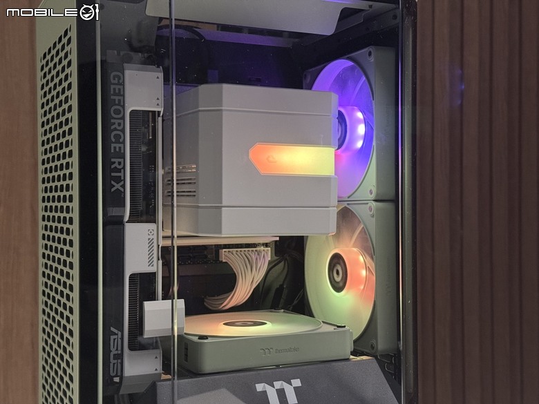 透視 The Tower 家族新成員! Tower 250 ITX機殼