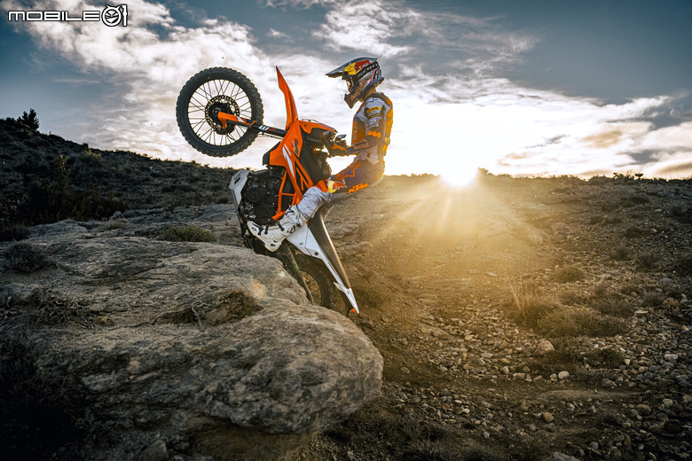 【海外新訊】2025 KTM 125 ENDURO R、KTM 390 ENDURO R 海外發表!