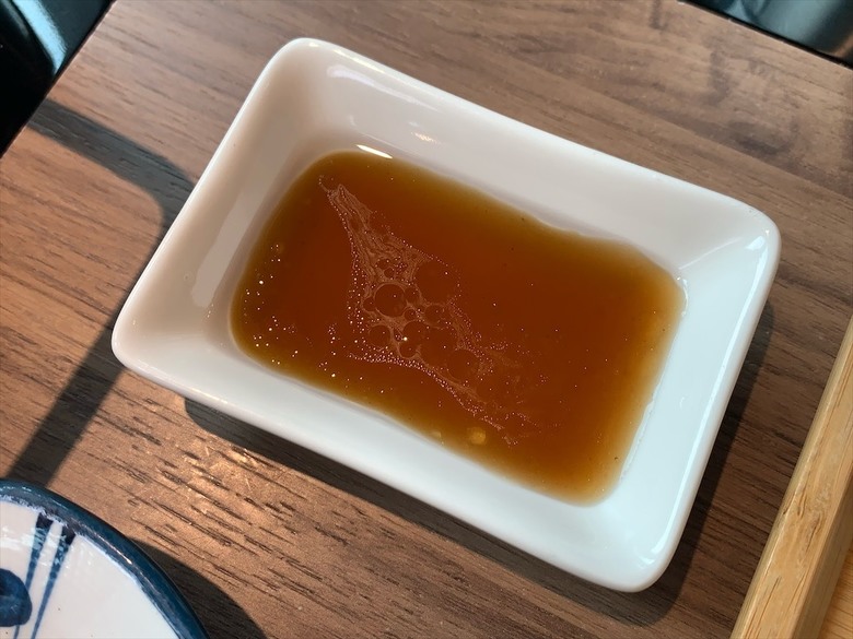 點我看大圖 火鍋餐前奉茶的儀式感,嚴選食材的精緻鍋物,咕溜的烏龜仙草凍,綿密的霜淇淋在這都吃的到