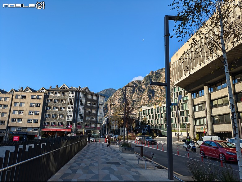 [大頭貓的海島] 藏在庇里牛斯山中的小國家 安道爾(Andorra)