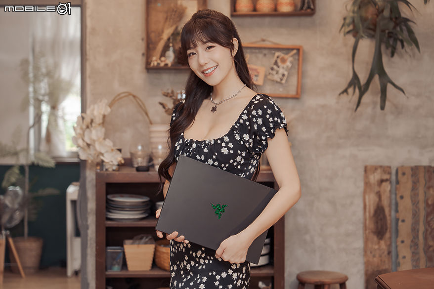 點我看大圖 Razer Blade 16 效能完整解析|RTX 5090 Laptop GPU 讓筆電再次超越效能限界