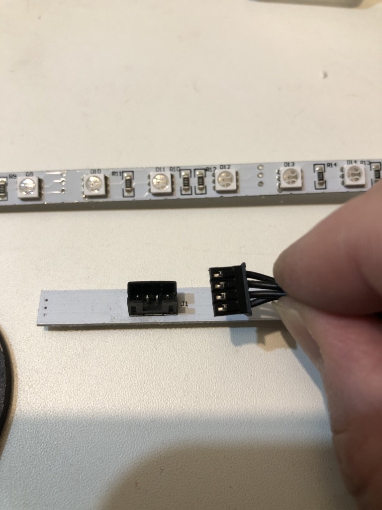 RGB機殼燈條零件供電